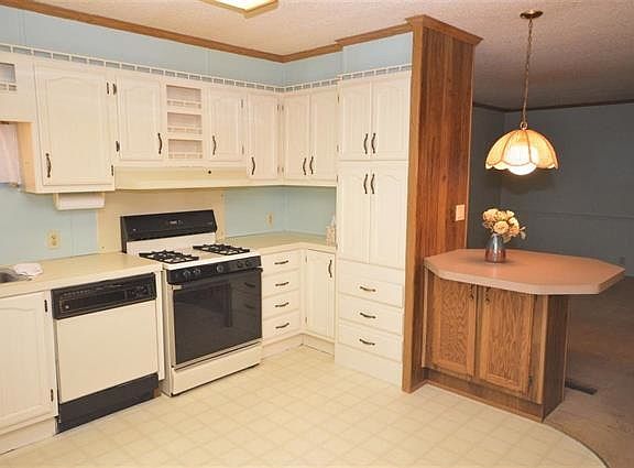 3rd image of 526 N Lake St Lot 114