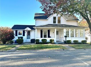 601 W 8th St, Williamstown, WV 26187