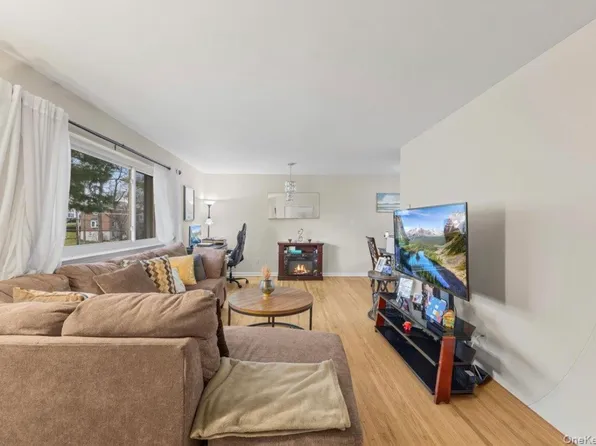 782 Tuckahoe Rd APT 3C, Yonkers, NY 10710