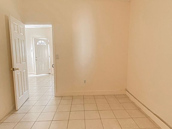 4th image of 3716 Kirkwood Street Georges Rd