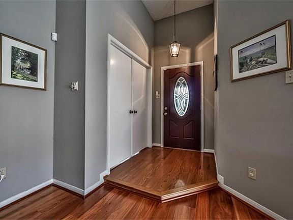 4th image of 15642 Pebble Lake Dr