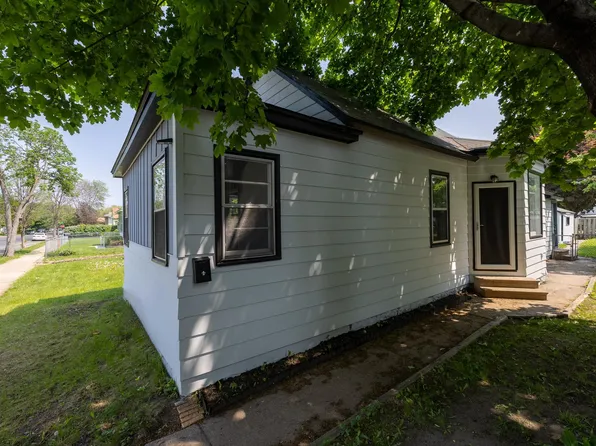 429 8th Ave S, South Saint Paul, MN 55075
