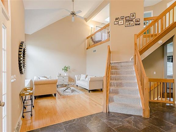 2nd image of 18 Oakmark Cir