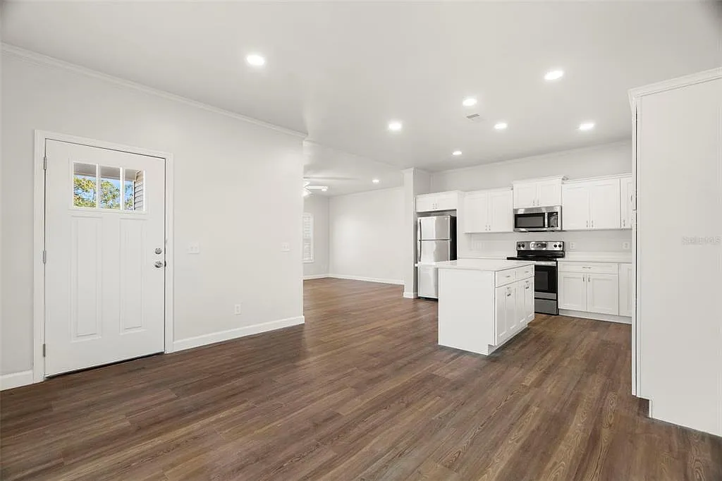 4 bed, 2.5 bath, 1920 sqft, $2,850 — Photo 4