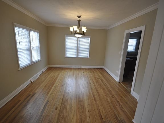 3rd image of 141 S Lombard Ave