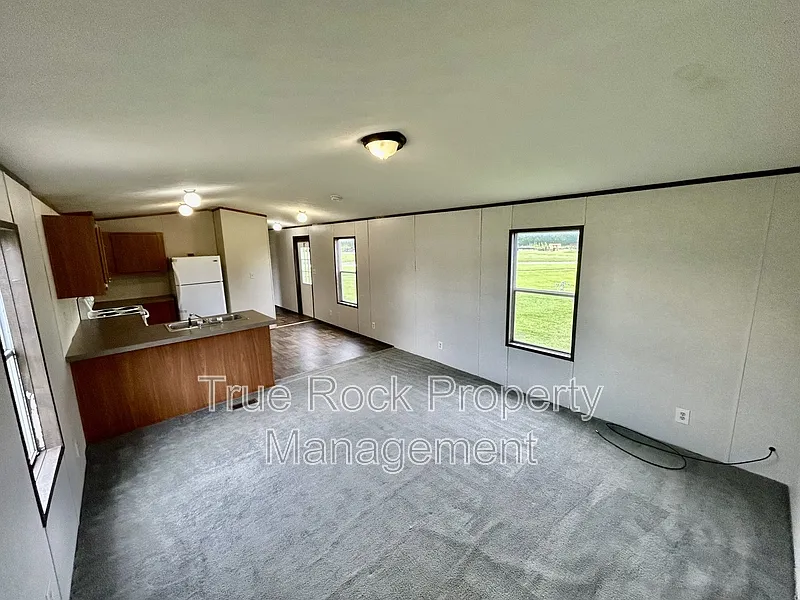 3 bed, 2.0 bath, $775 — Photo 2