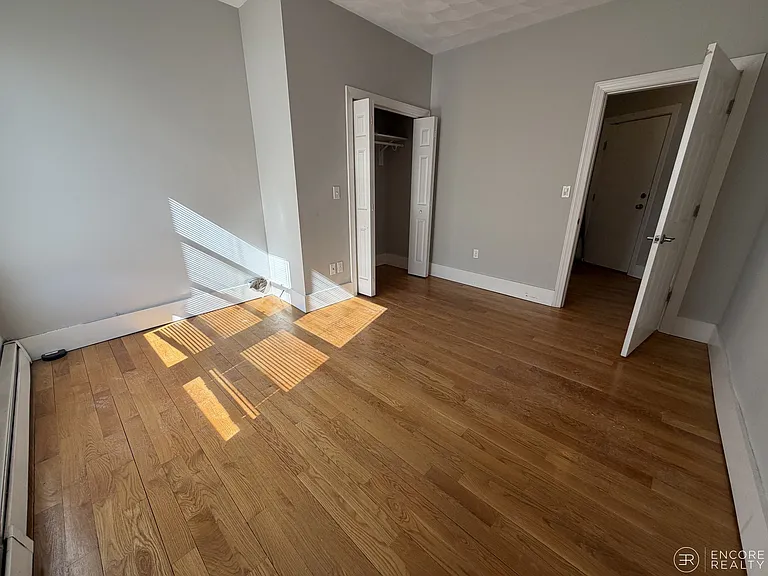 33 Portsmouth St #4R — Photo 13