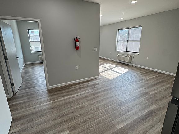 3rd image of 453 Summer St #3