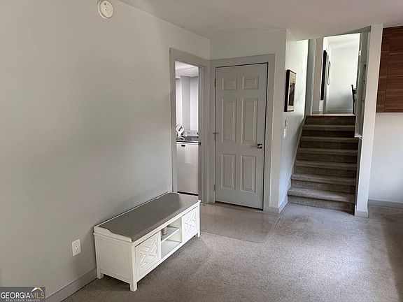 4th image of 4472 Calumet Dr NW