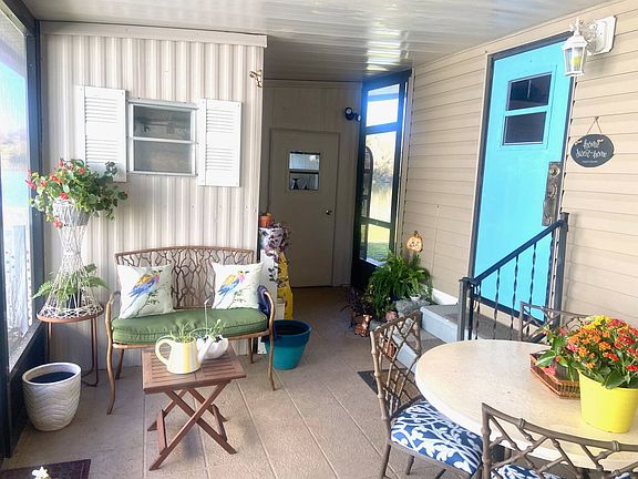2nd image of 1036 Lakeshore Dr
