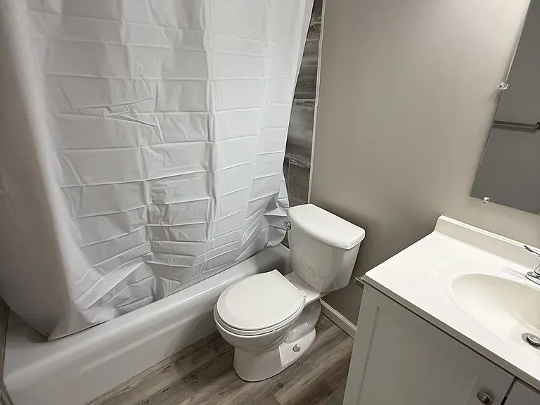 623 S 18th St #18 — Photo 3