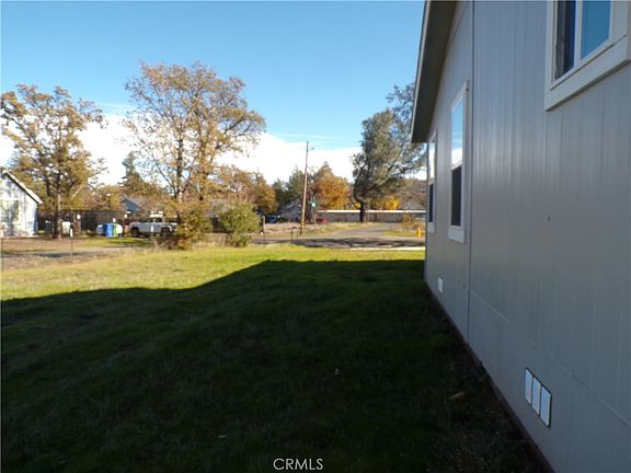 3rd image of 21305 Stewart St