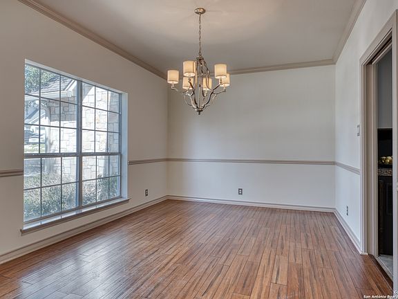 5th image of 18310 DIAMOND CIR
