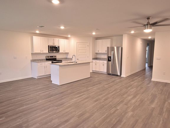 5th image of 7087 Camp St