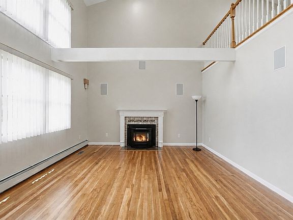 5th image of 45 Stoneleigh Rd