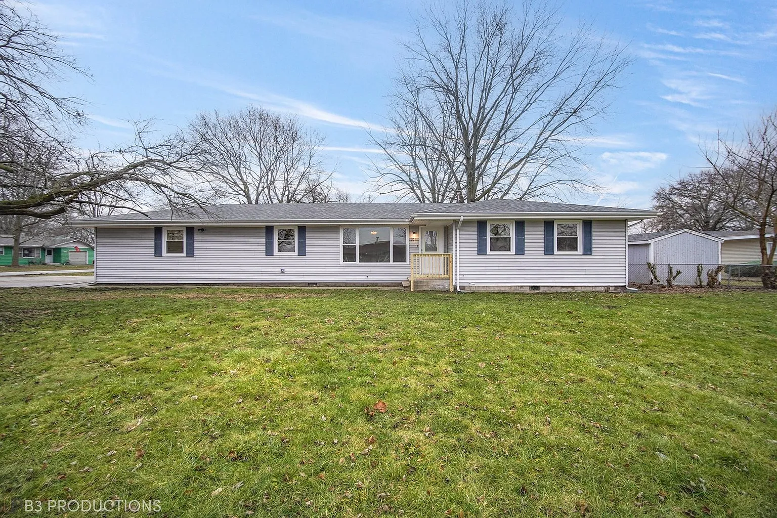 501 Debbie Ln photo 1