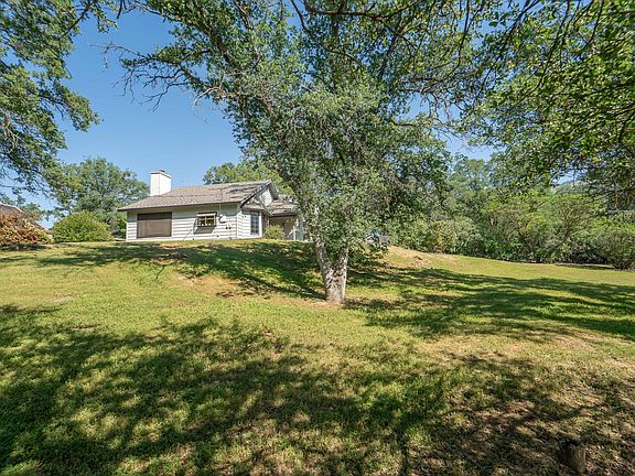 2nd image of 40962 Oakridge Drive