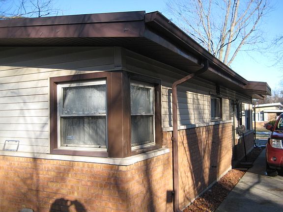 3rd image of 333 Somonauk St