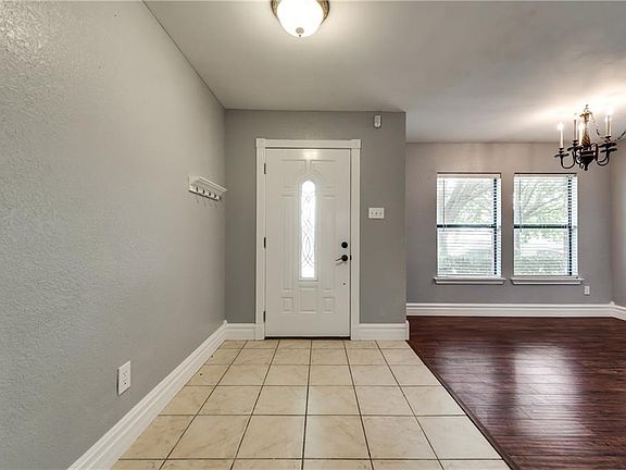 3rd image of 804 Willow Wood Dr