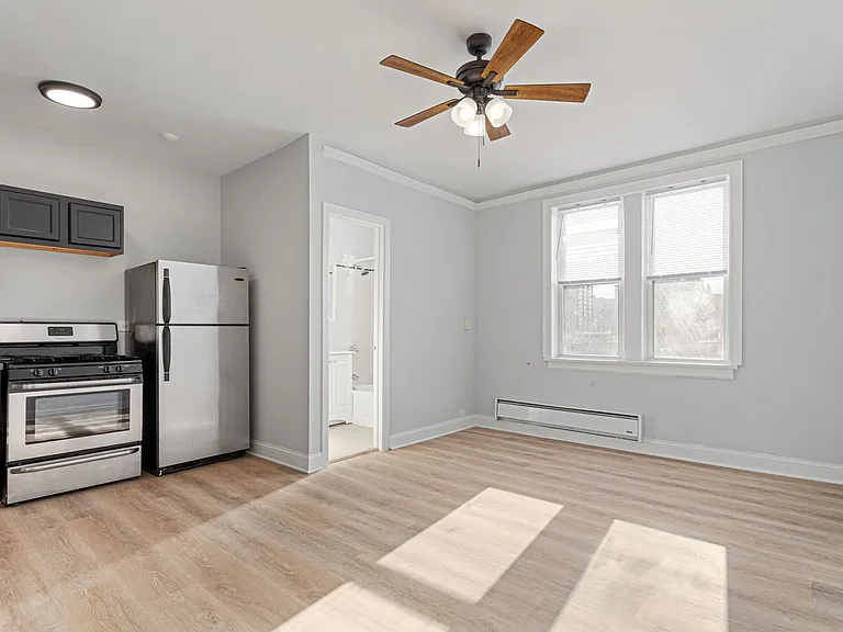 The Kenmore on Edgewater — Photo 47