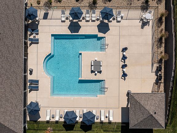 4th image of 2500 Hawk Ridge Trail Ct #2208