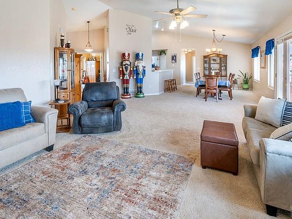 5th image of 603 E Tanager Dr