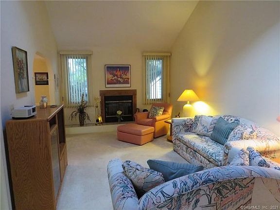 5th image of 45 Copper Beech Dr Unit 45