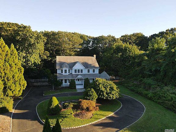3rd image of 5 Fox Meadow Ln
