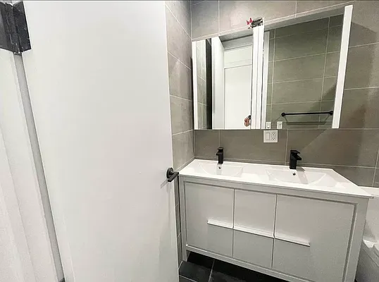 Rented by REAL New York | media 8