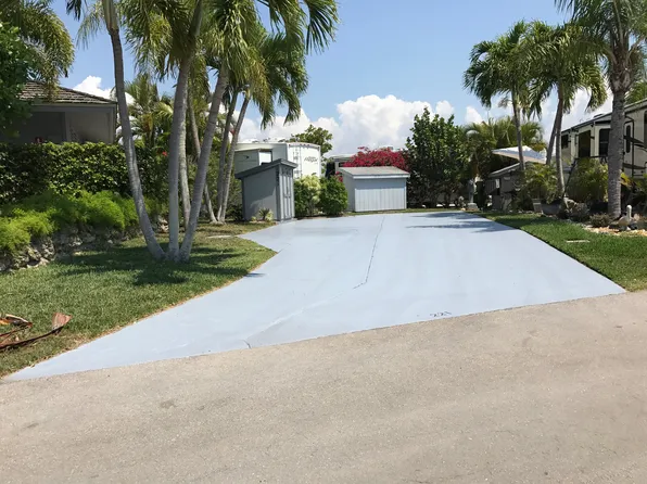 150 Smallwood Dr #221, Chokoloskee, FL 34138