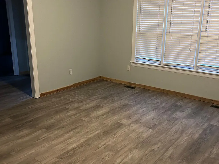 308 Madison Ct — Photo 10
