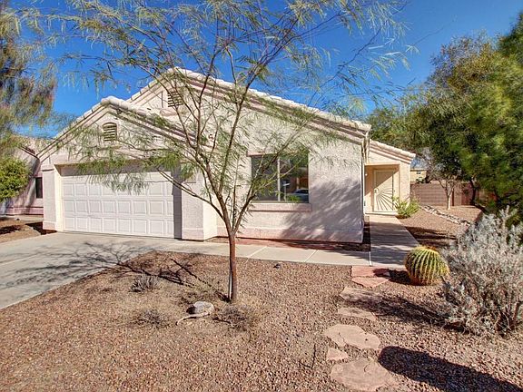 2nd image of 2830 N Mountain Creek Way