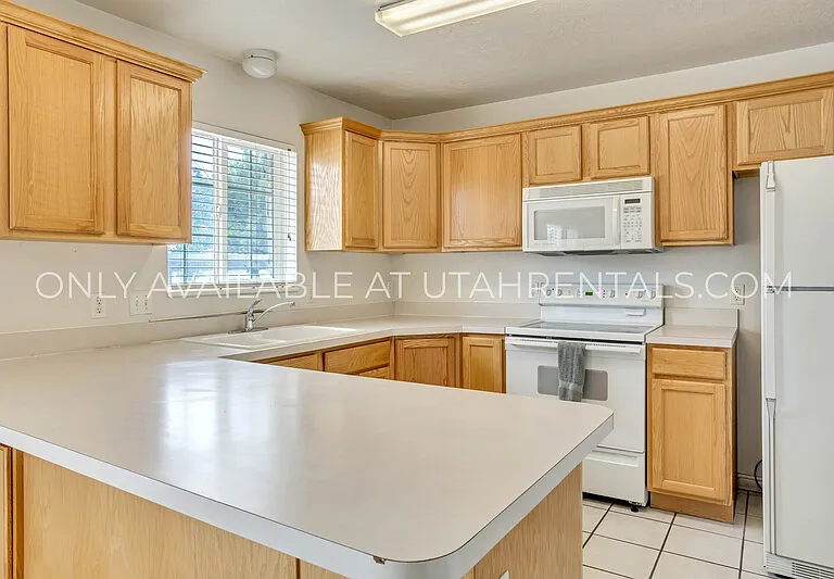 1343 S 1370 E — Photo 6