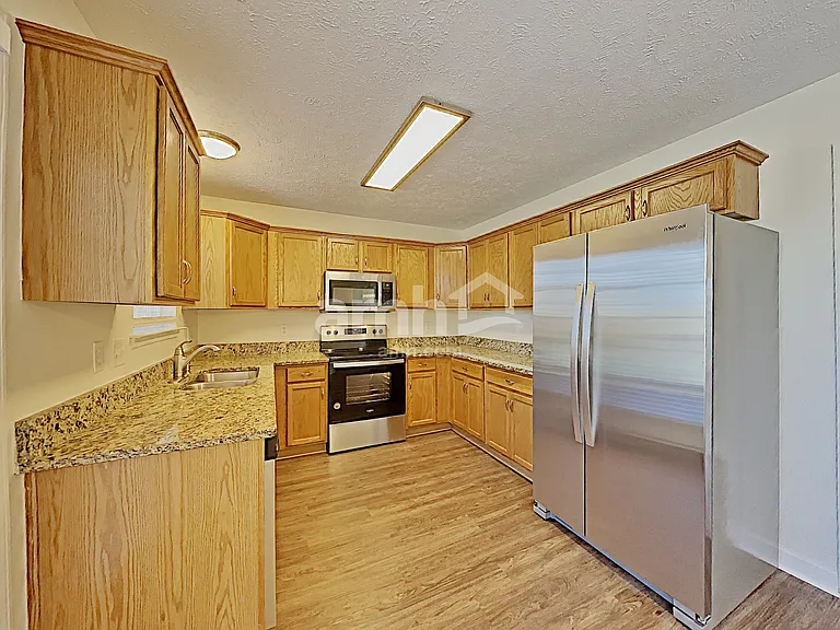 3429 White Pine Dr — Photo 3
