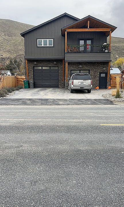 2nd image of 2818 Easy St