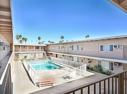Sandra's Apartments Photo 1