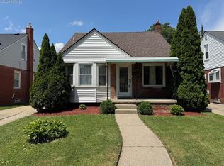 21011 Sunnydale St, Saint Clair Shores, MI 48081