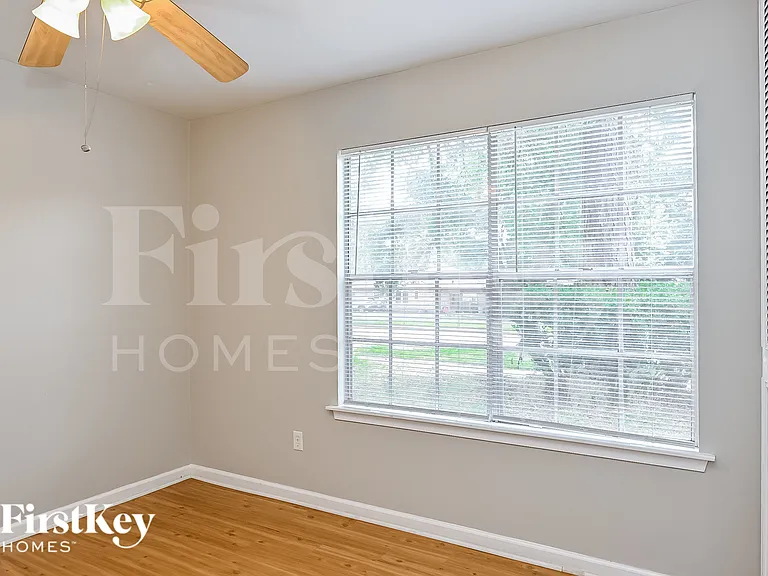 2707 Wood River Dr — Photo 8
