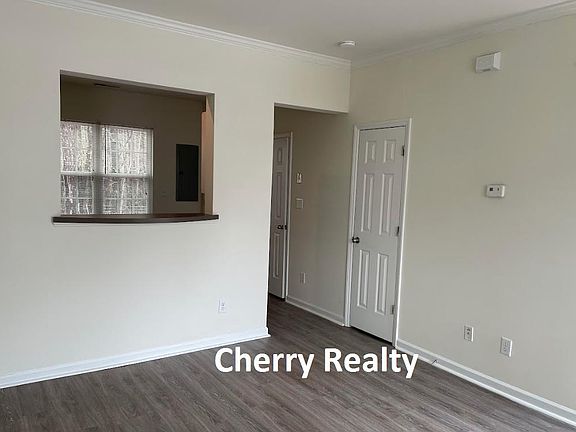 2nd image of 140 Blue Crest Ln