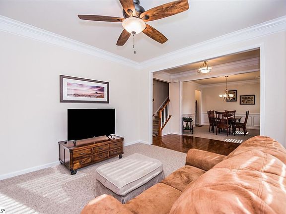 5th image of 104 Woodland Creek Way