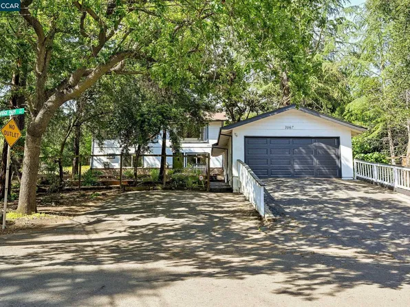 1067 Ridge Park Dr, Concord, CA 94518