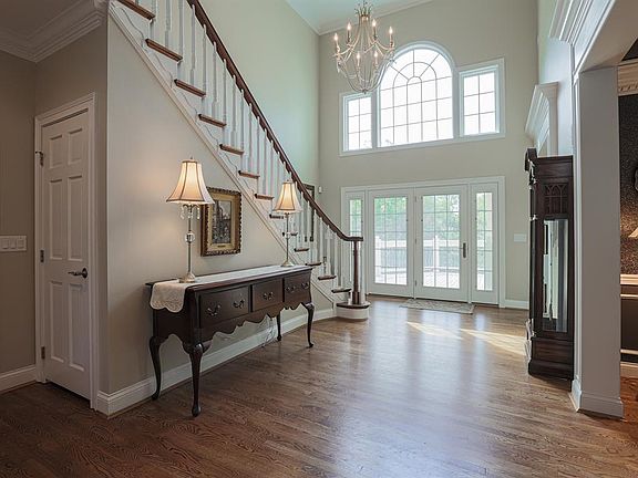 5th image of 342 Bishopsbridge Dr