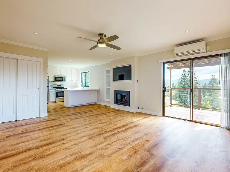 1600 Sylvaner Ave — Photo 8