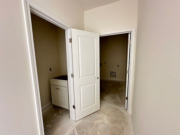 5th image of 740 Fountainbrook Ln