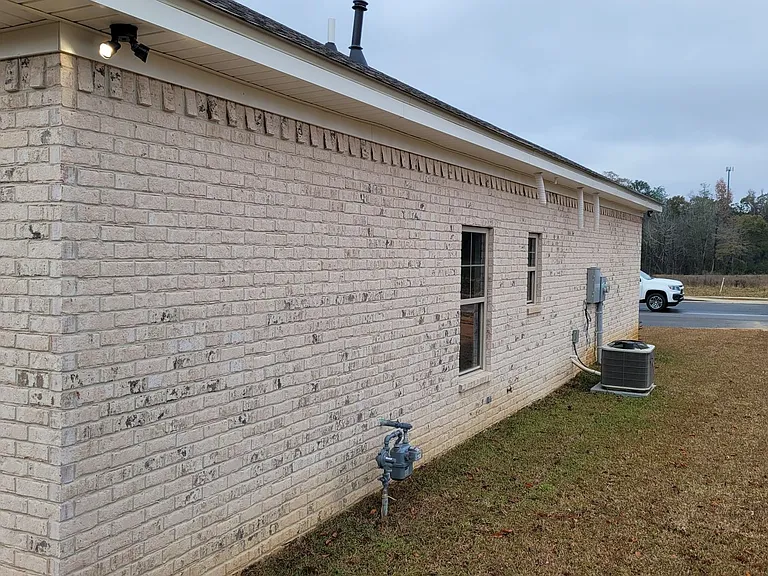 109 Jennie Dr — Photo 4