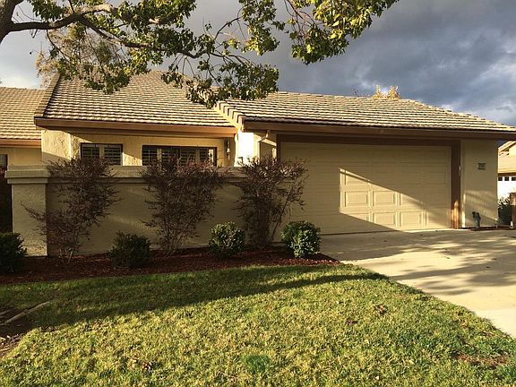 2nd image of 3206 Lake Garda Dr