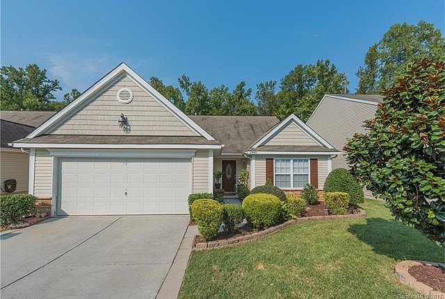 1st image of 2903 Buckleigh Dr