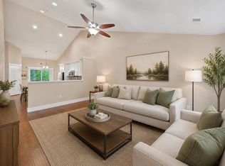 429 Munson Pl APT 9, Traverse City, MI 49686
