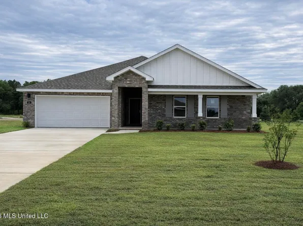 216 Magnolia Farms Dr, Lucedale, MS 39452