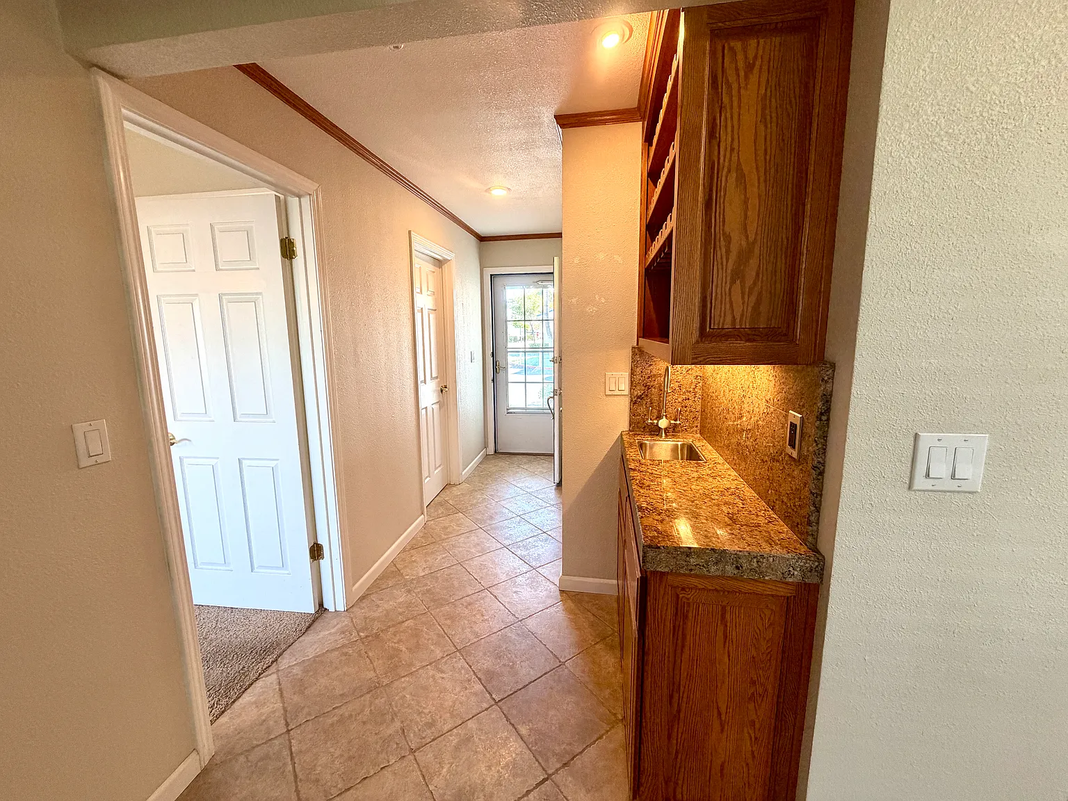 2 bed, 1354 sqft, $3,000 — Photo 4